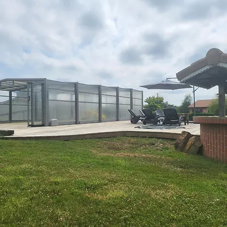 Aux Portes Des Pyrénées