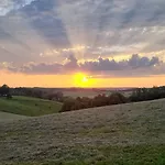 Aux Portes Des Pyrenees *