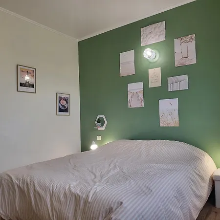 Aux Portes Des Pyrenees 圣戈当