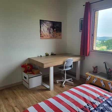 Aux Portes Des Pyrenees * 圣戈当